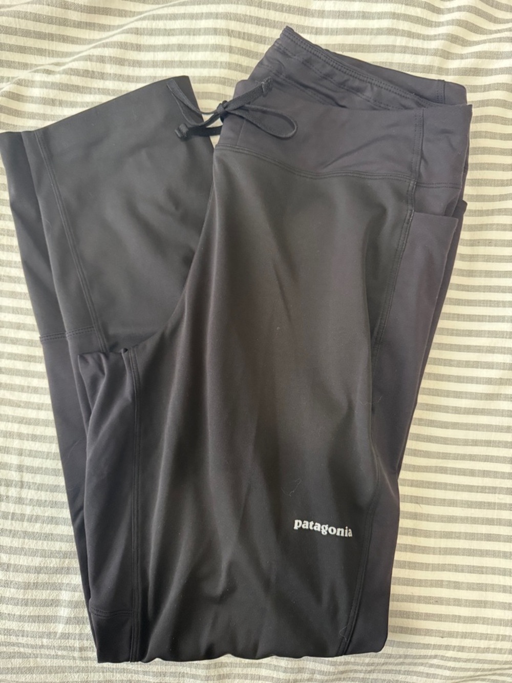 Patagonia Wind Black Performance Leggings with Side Pocket
